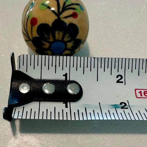 Pier 1 Knobs Porcelain Cabinet Drawer Knobs - Picture 15 of 15